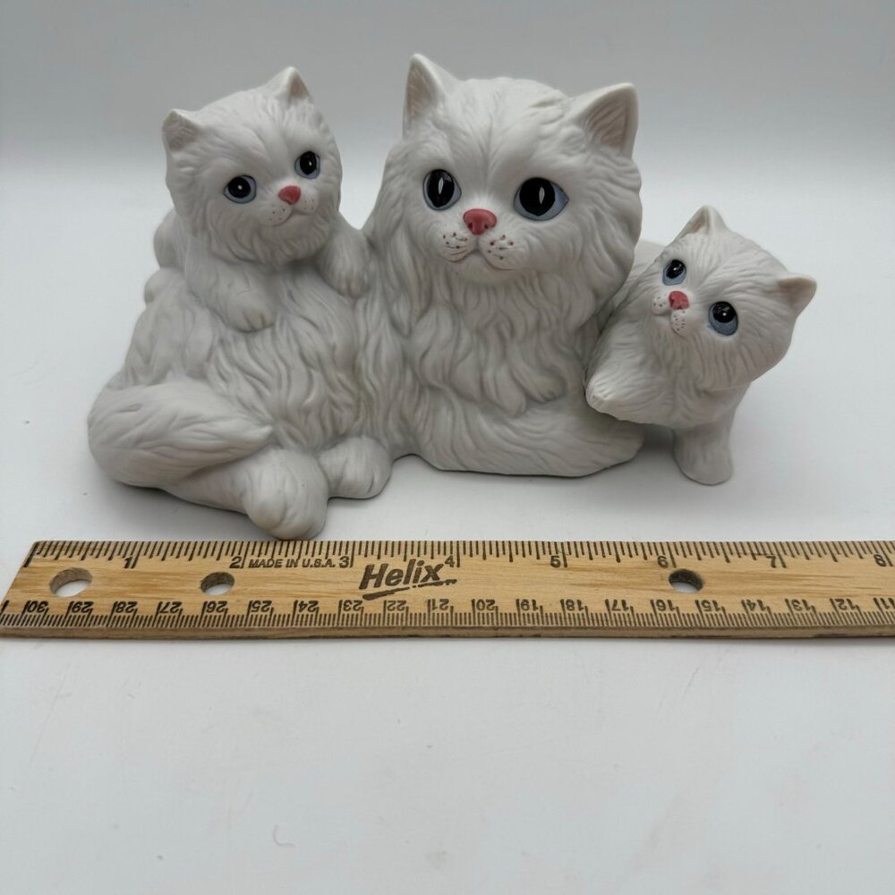 Homco White Persian Cat & Kittens Trio Ceramic Figurine Blue Eyes Taiwan Vintage - Picture 13 of 14